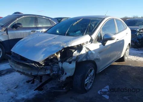 2018 Ford Fiesta Se z USA, uszkodzony, nr VIN 3FADP4BJ8JM116867